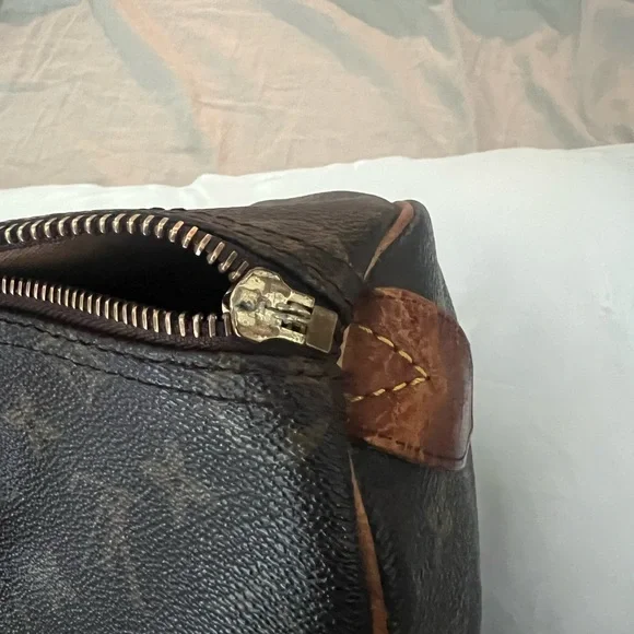 Louis Vuitton Speedy 30 Bag - Picture 5 of 13